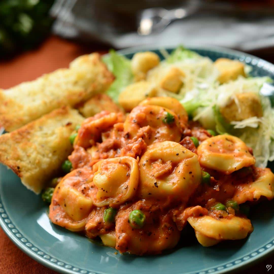 Creamy Tortellini with Bacon and Peas